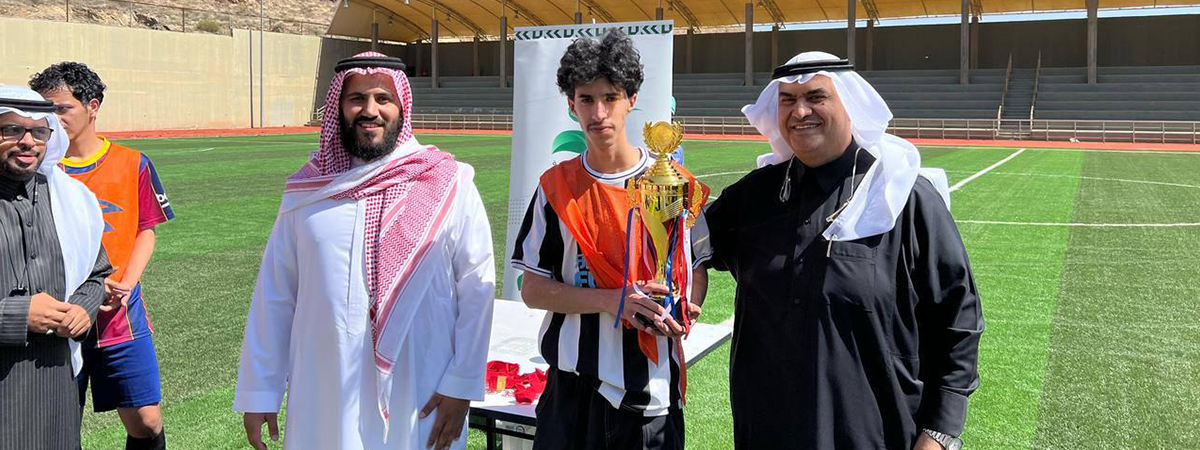نادي الكلية التطبيقية ينظم “دوري كأس الرئيس التنفيذي لكرة القدم”