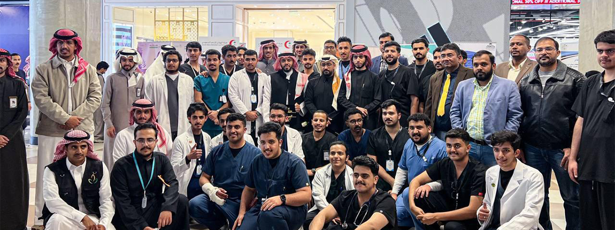 نادي كلية العلوم الطبية التطبيقية يشارك في “معرض يوم السرطان العالمي”