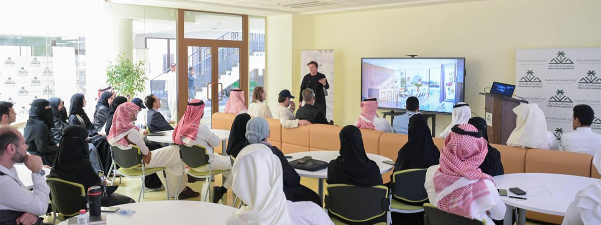 نادي كلية العمارة والتخطيط يستضيف المعماري العالمي بياركي إنجلز